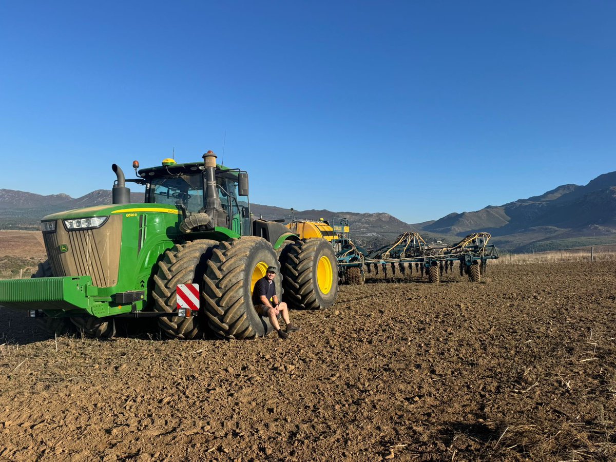 Agro in the field 🤣😎🌾