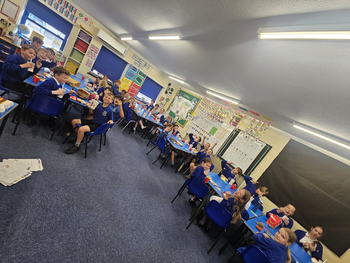 MissSuzieReid's tweet photo. Well done, Year 6! Last SATs assessment over today (just the writing to go now). They all did brilliantly and have worked so hard... so, of course, we had to celebrate with the traditional Y6 McDonalds! So yummy! ๐๐๐ #teamquartz #year6 https://t.co/gp0JGFVuGr