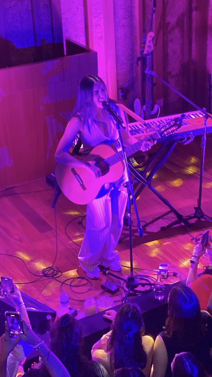 ElC4piiii1111's tweet photo. Artista.
#ChiaraOliverEnMéxico
#LLRTMexico https://t.co/QJuY9bMbCs