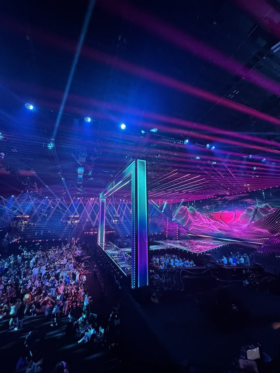 Séptima vez en #Eurovision Basilea 🇨🇭 gracias por todo lo que nos estás dando.