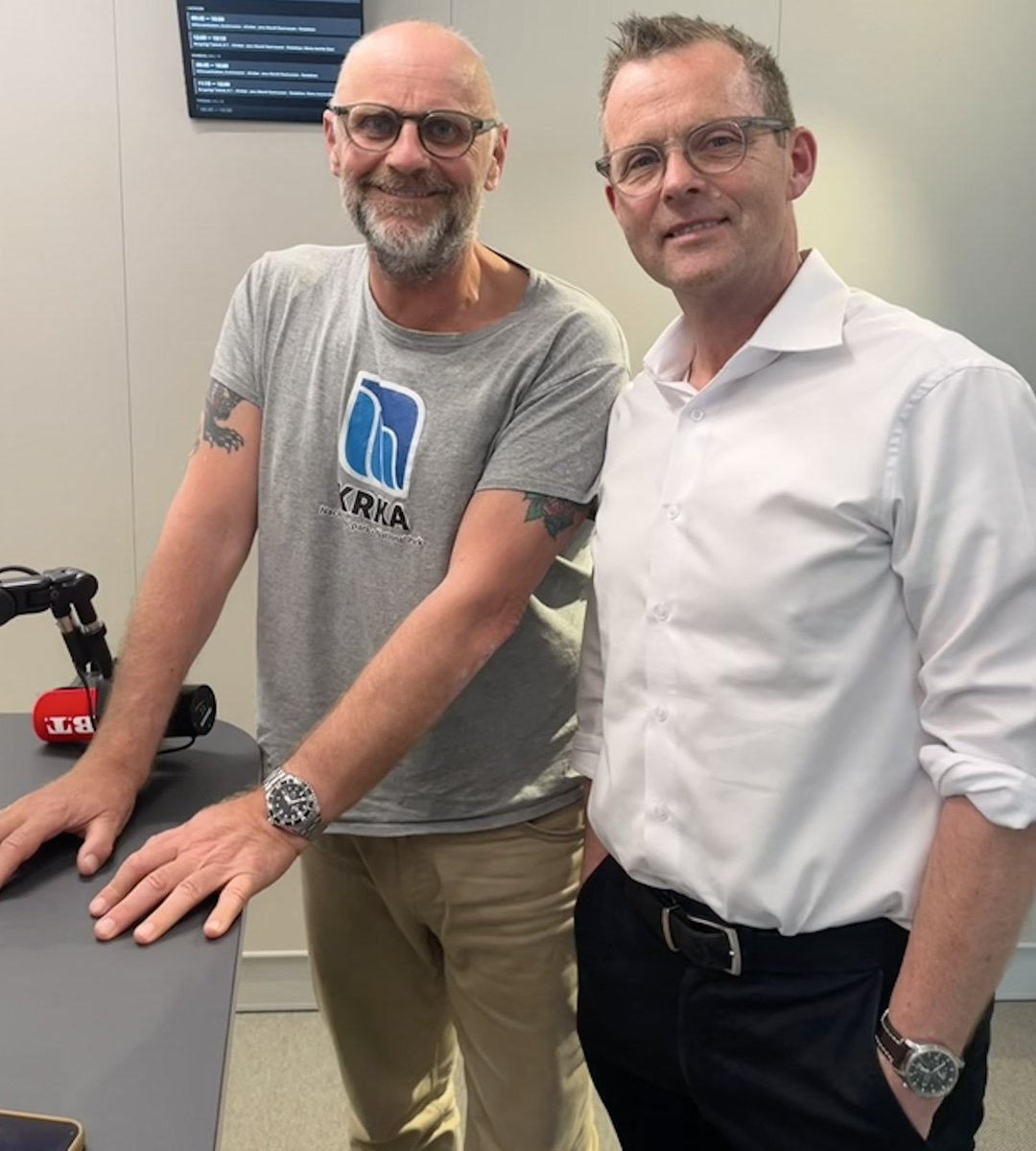 Henrik Qvortrup (@qvortruphenrik) on Twitter photo SĂĄ er det denne tid pĂĄ ugen.
<a href="/KrestenSchultz/">Kresten Schultz Jørgensen</a> er gæstevært i Q&Co. Vi når langt omkring, skulle jeg mene.
Lyt her: podcasts.apple.com/dk/podcast/q-c… Så er det denne tid på ugen.
<a href="/KrestenSchultz/">Kresten Schultz Jørgensen</a> er gæstevært i Q&Co. Vi når langt omkring, skulle jeg mene.
Lyt her: podcasts.apple.com/dk/podcast/q-c…