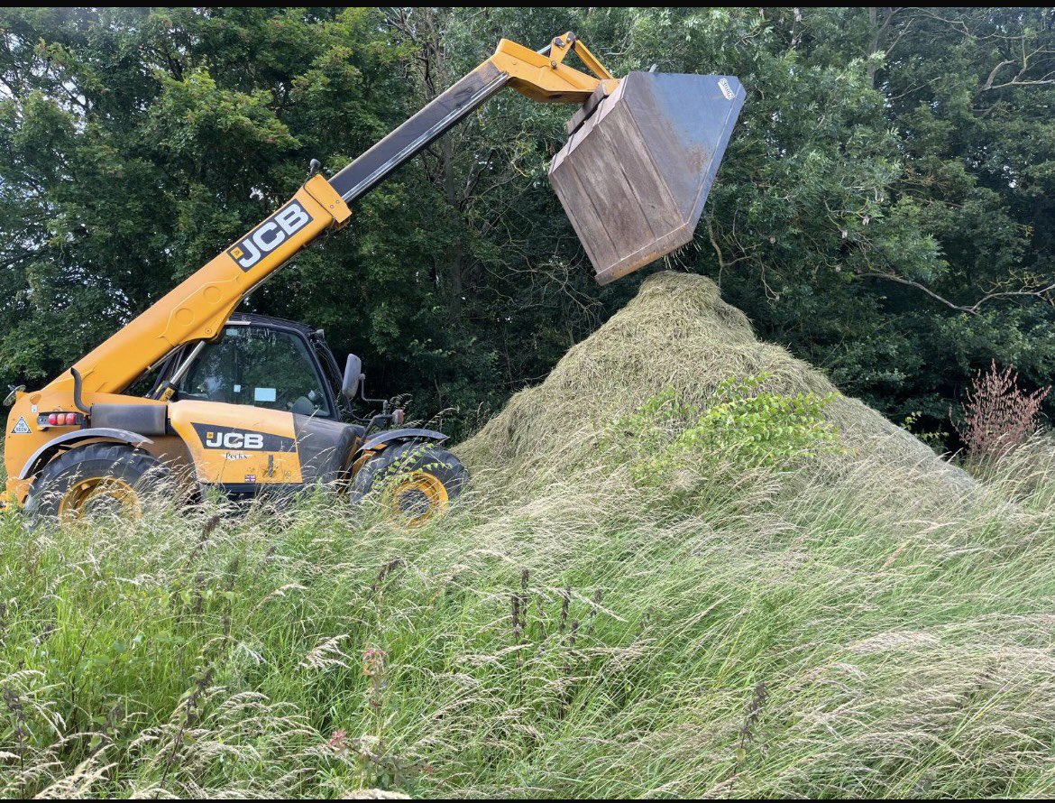 archie83465's tweet photo. Take back control of grass weed patches with the Zurn top cut collect! 

Call Archie on 07936 551529 to get booked in for this season! https://t.co/tsvunLizmi