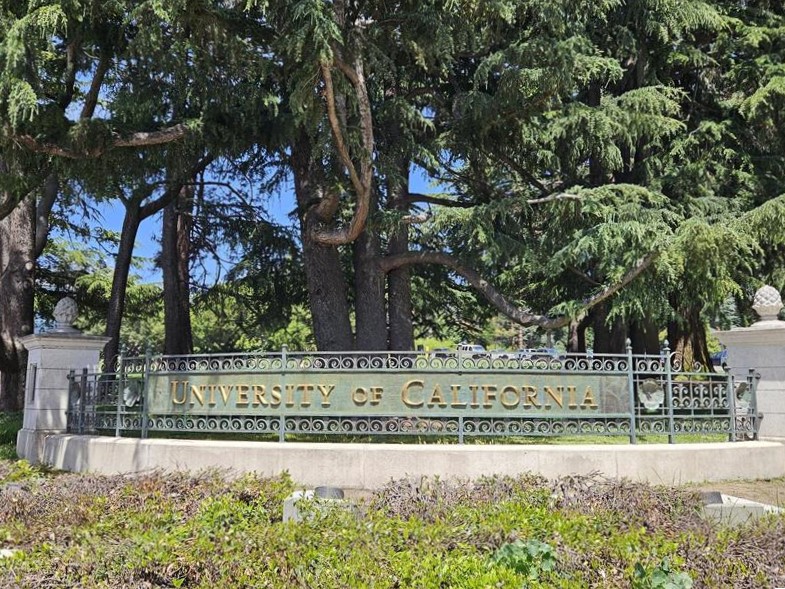 theNAEng's tweet image. Today the NAE Regional Meeting is happening at @UCBerkeley in partnership with @BerkeleyLab and @NVIDIA! We&apos;re exploring how artificial intelligence is transforming #engineering — stay tuned for highlights from today’s cutting-edge discussions! @Cal_Engineer