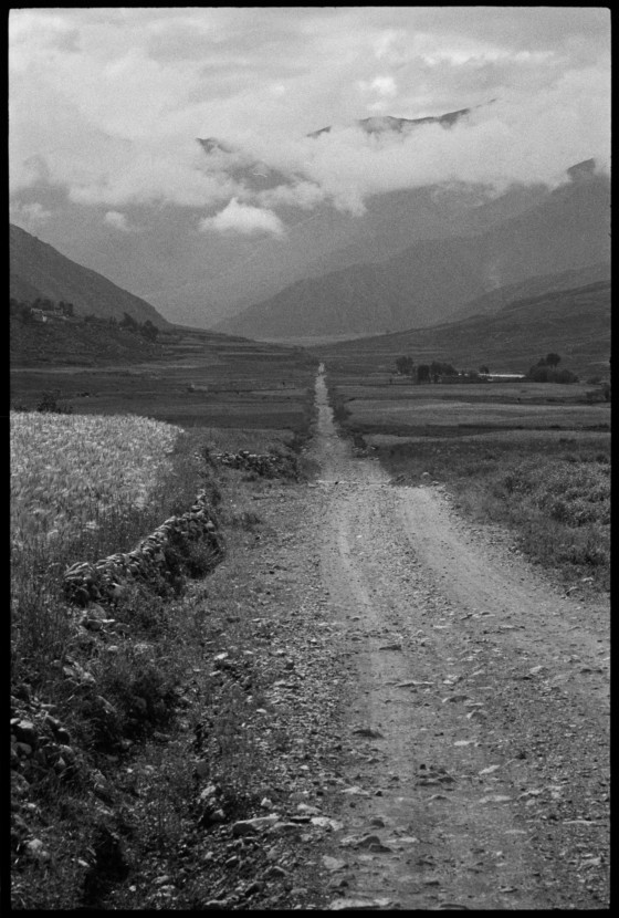 Martine Franck.
On the road from Lhassa to Tsurphu, Tibet. 1998.