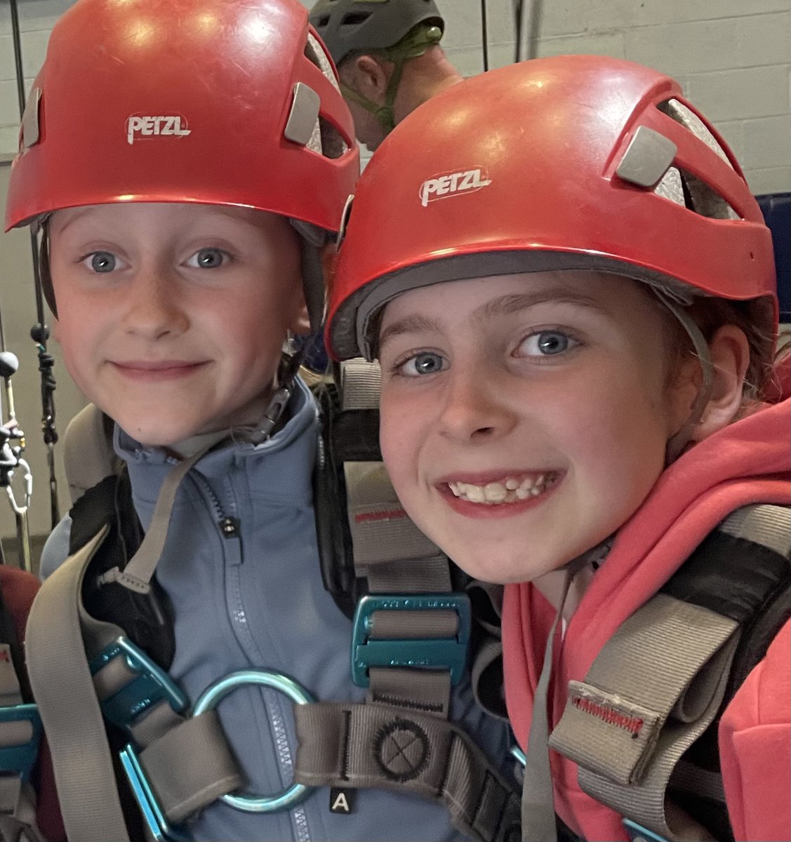 All of crag team challenged themselves to get as high as they could in the crate challenge! 🫣