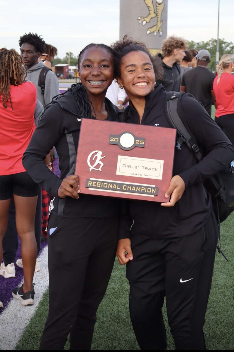 national_ok's tweet image. @MADISONSMITH_ &amp;amp; @WeslynMcc are off to STATE for Mustang Girls Track! Good luck ladies🏃‍♀️❤️🖤

#multisportathletes #trackstate #okathletics09national