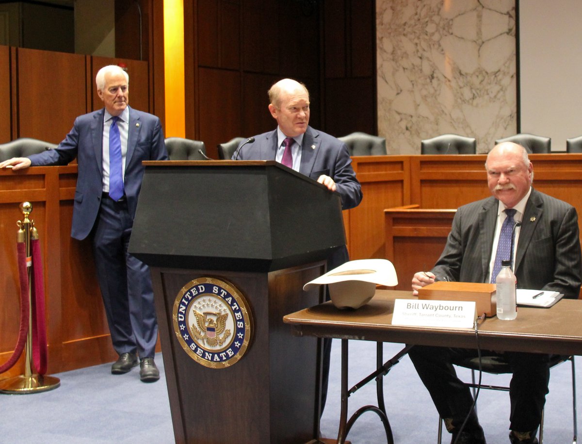 ChrisCoons's tweet image. Thank you to all the law enforcement experts in town from Delaware and across the nation for National Police week who came to my Senate Law Enforcement Caucus panel with @JohnCornyn discussing how de-escalation tactics are reducing harm in high-risk situations.