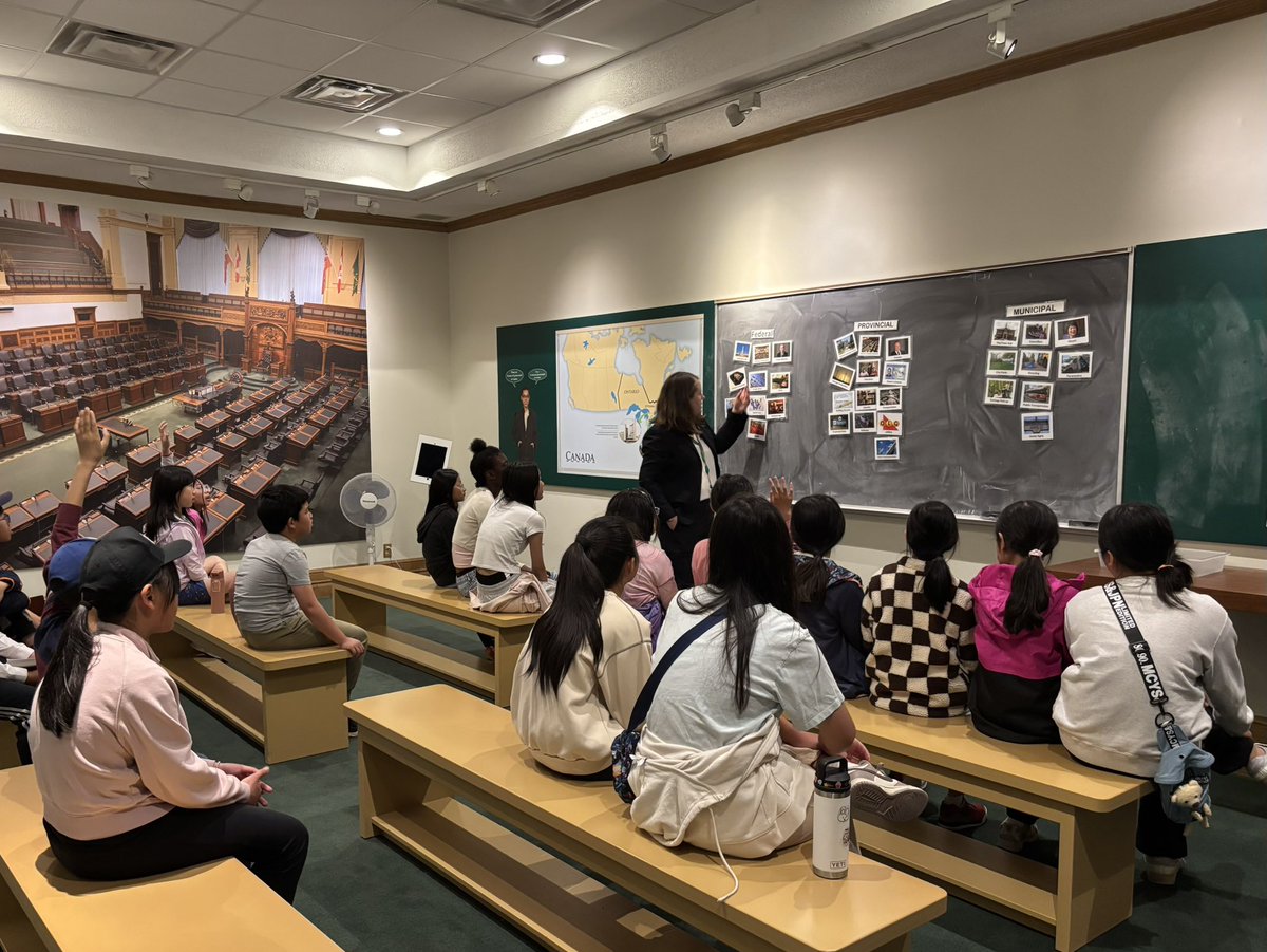 Ms_AChen's tweet photo. The students visited the Ontario Legislative Assembly today. It was such an awesome experience! They asked great questions, explored where laws are made, and even got to meet Premier Doug Ford! 🇨🇦🗳️ #StudentVoices #ONpoli #CivicEducation @johnmccraeps https://t.co/aJs4z4zBjd