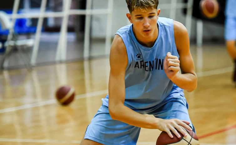 basquetplus's tweet photo. El equipo dirigido por Leo Gutiérrez concentrará del 18 al 30 de mayo con 16 convocados. La competencia será en México del 2 al 8 de junio en ciudad Juárez.

Argentina U16 confirma su Preselección para la Americup; https://t.co/8P2BbYE9Yy https://t.co/AW1Yg9GU4o