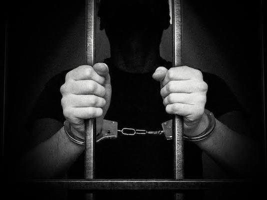 solcugazete60's tweet image. Meclis&apos;e sunulacak yeni af düzenlemesinden faydalanacak suçlular:

— Cinayet
— Yaralama
— Cinsel saldırı
— Çocuk istismarı
— Dolandırıcılık
— Hırsızlık
— Yağma
— Rüşvet
— Uyuşturucu suçları

(Sözcü)