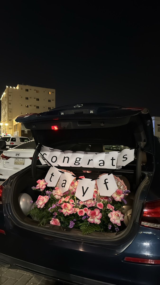justtaif0's tweet photo. 14.5.2025

تخرجي كان لحظة، بس لمة أهلي حولي سوّت من اللحظة عمر كامل من السعادة😢🤍🤍 https://t.co/SF6fYtXjBI