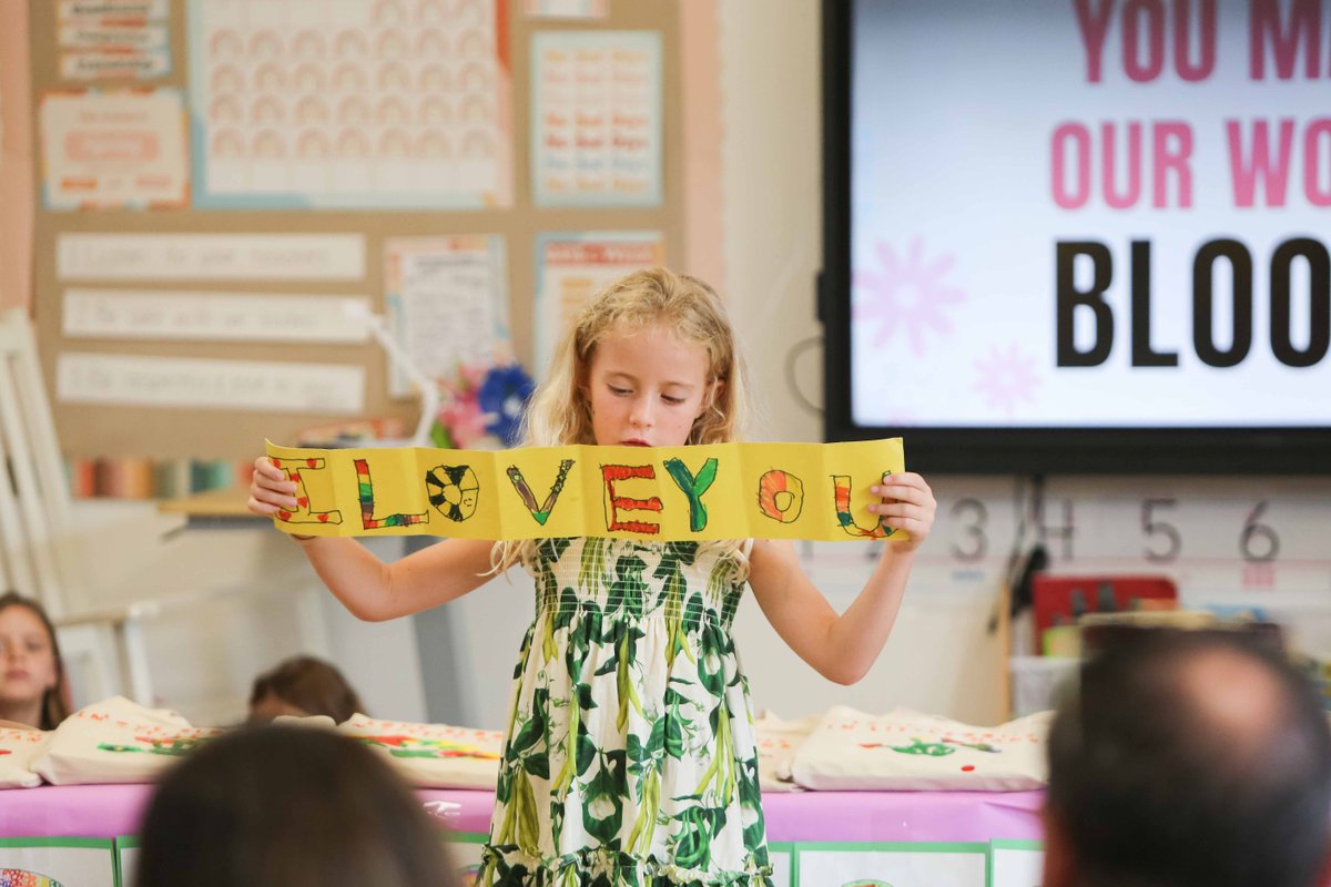 UnityDelray's tweet image. 💛 With proud smiles and big hearts, our students shared their portfolios—celebrating a year of growth, learning, and love. Huge thanks to our amazing parents for being part of the journey every step of the way!

#UnitySchoolFL #FirstGradeMagic #GratitudeInAction #YearOfLearning