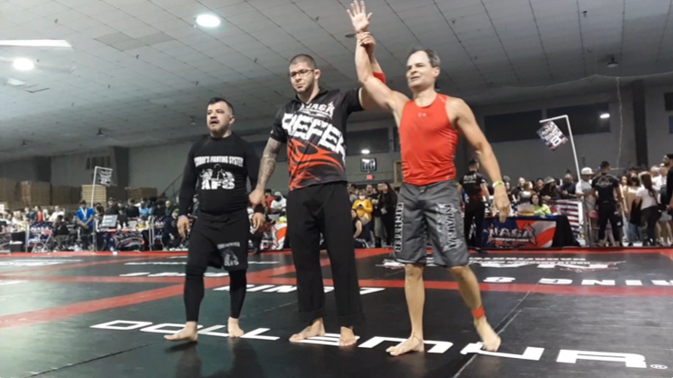 Rockbody88's tweet photo. Jiu Jitsu is a metaphor of life, train hard physically + mentally, overcome obstacles, recover, Prepares you for life's challenges. Thanks Coaches: Bruno, Aaron, Ricardo,Jake Johnston,Ryron Gracie. love you guys!
#nagafighter #jiujitsumotivation #nevergiveup #Overcomer #Conquerit https://t.co/hNMFAZlJhD