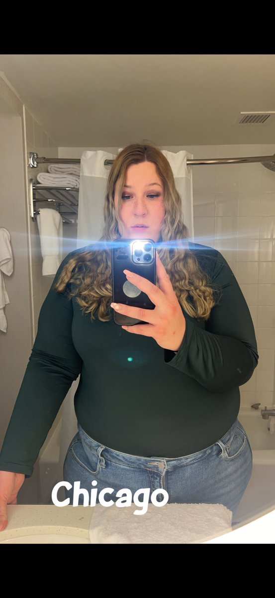 goddessAngleaa's tweet photo. Bills aren’t paid…. Who’s gonna do something about that 
#findom 
Money
Paypig
Bills
Rich
Travel 

#paypigsfindme #paypig https://t.co/cUAbd86p8R