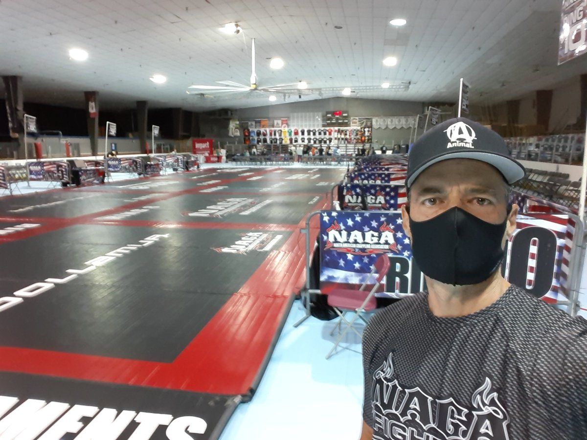 Rockbody88's tweet photo. Jiu Jitsu is a metaphor of life, train hard physically + mentally, overcome obstacles, recover, Prepares you for life's challenges. Thanks Coaches: Bruno, Aaron, Ricardo,Jake Johnston,Ryron Gracie. love you guys!
#nagafighter #jiujitsumotivation #nevergiveup #Overcomer #Conquerit https://t.co/hNMFAZlJhD
