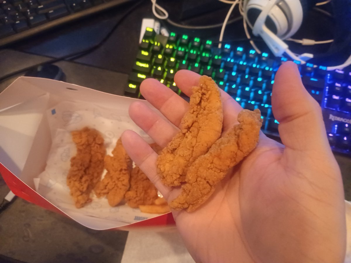 the_linux_geek's tweet photo. The chicken strips are barely nuggets these days @DairyQueen https://t.co/58ZnZ2Us7y