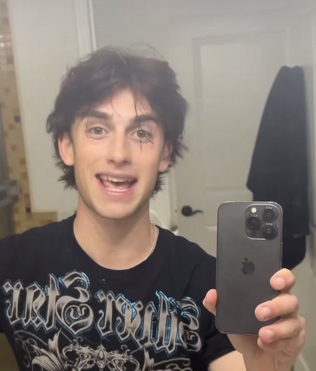 this picture was just dedicated to <a href="/Rebecca_D15/">Rebecca D💖#ItsNeverReallyOver</a> ❣️