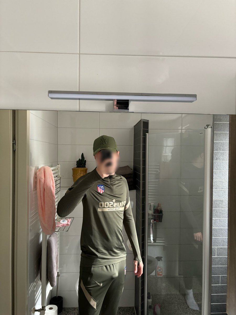 This suit got me a little hard🫣🔥

#tracksuit #kiffeur #kiff