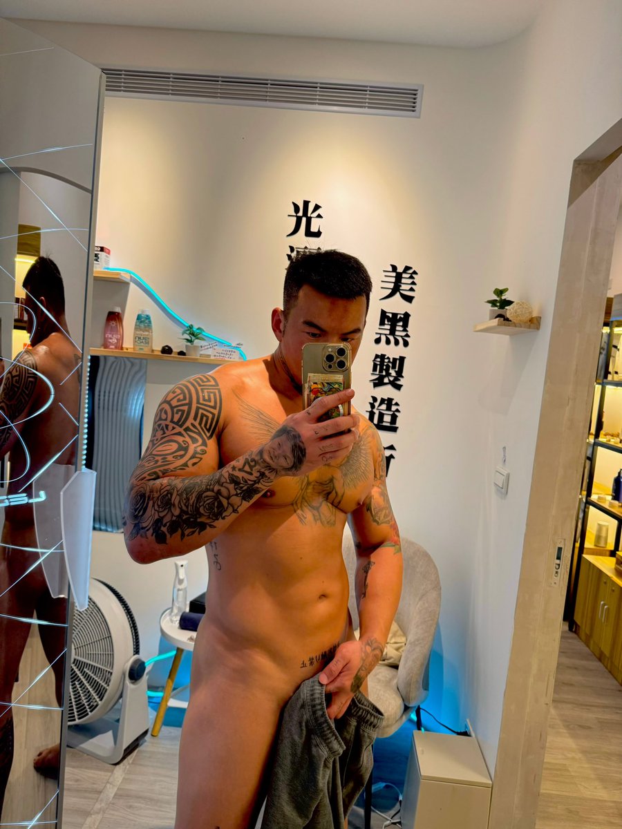 月底要出國了
補色補色

#台中益民商圈 #光灑美黑製造所 #日曬