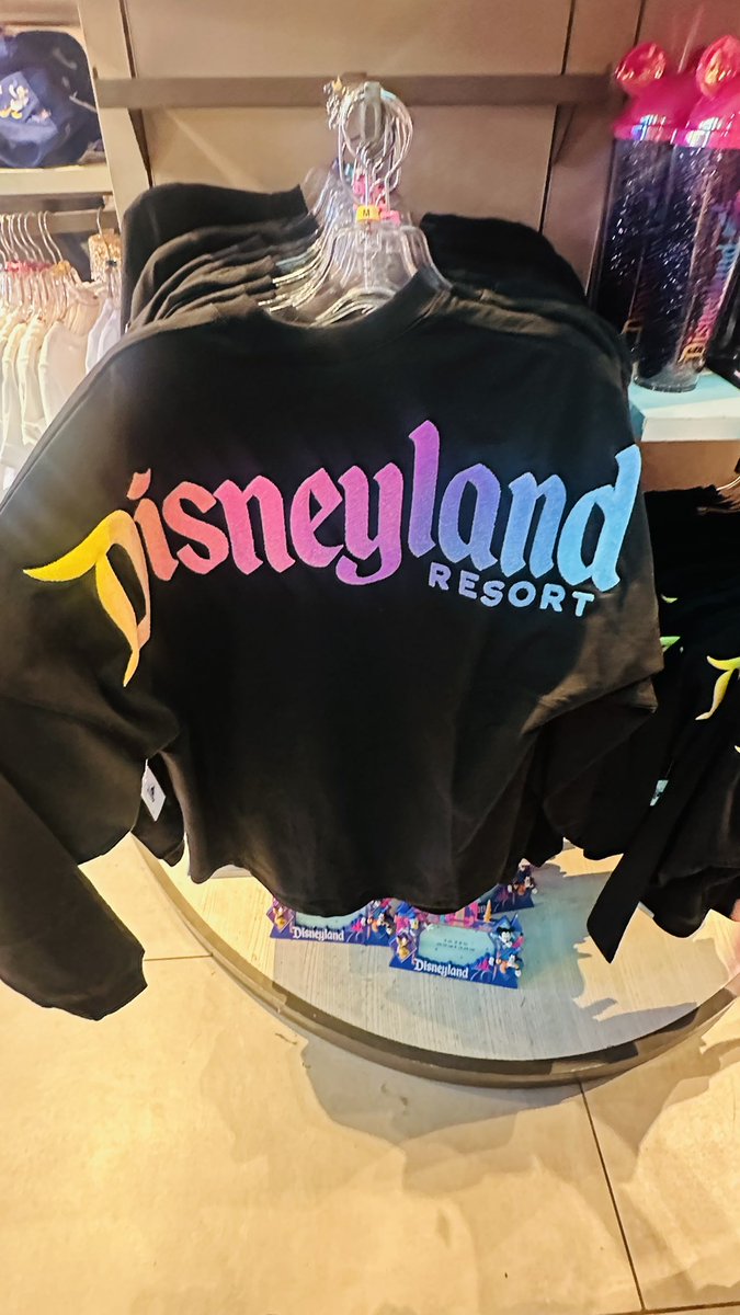 lalocoyuta's tweet photo. 70周年のスピジャ 後ろがアメリカのグミっぽくなってて可愛い💓 https://t.co/9DXLPLeG6I