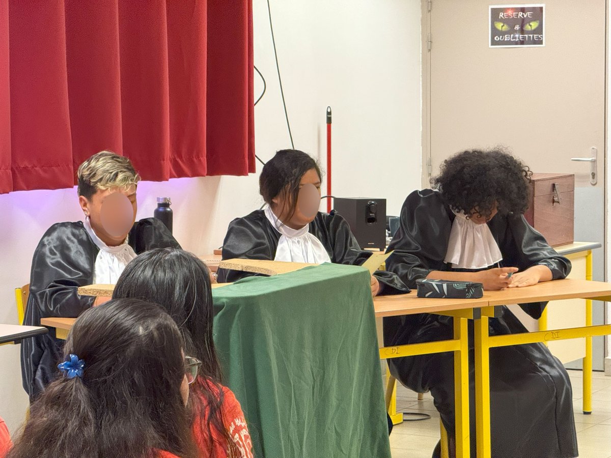 Collège Taaone tweet media