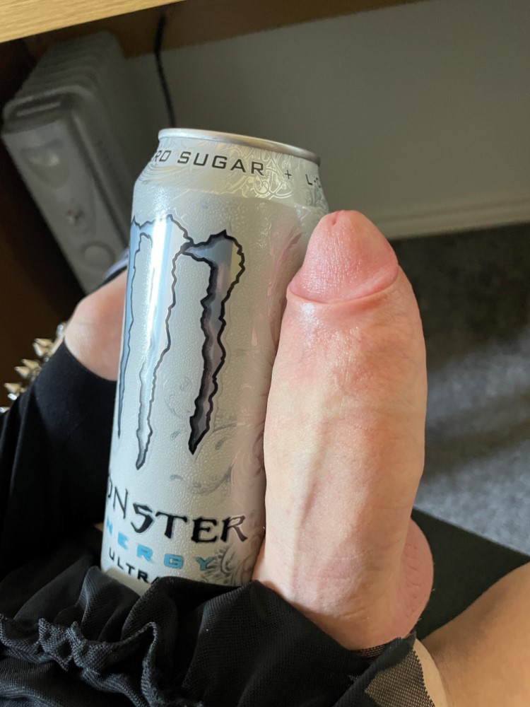 expozebae's tweet photo. Choose your monster https://t.co/rU1rBgXlGm