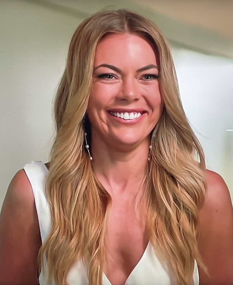 Just finished #MAFSAU and I no longer have to see this shit eating smile anymore!
Where were her iconic lines?
Complete oxygen thief