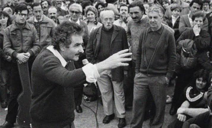 José Mujica, fue guerrillero de Tupamaros y sufrió el cautiverio más humillante y feroz. No anidó rencores, al contrario, salió de ese periodo convencido de fortalecer las instituciones democráticas. 

Por el sufragio popular, ensanchó libertades y derechos. No sembró destrucción