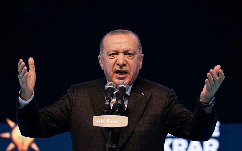 SP_OO_JA_97's tweet photo. HUGE LOSS for Turkey

India's fruit markets start boycotting Turkish Apples!

APMC Pune traders confirm: “Customers refusing to buy them!”

Nation First! 🇮🇳

#BoycottTurkey #BoycottApple #Trump #DonaldTrump #Turkey #Apple https://t.co/uJM4ESQK8b