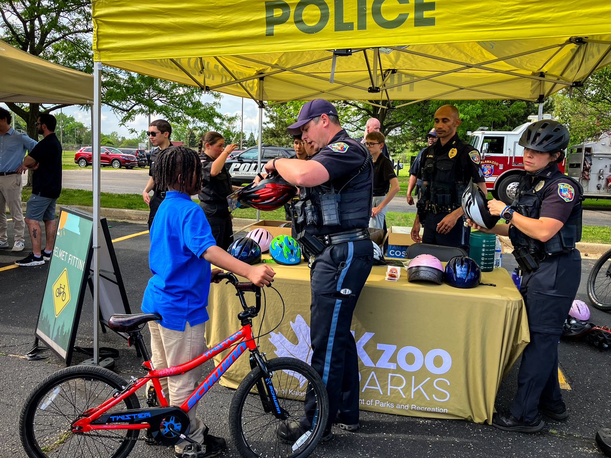 KalPublicSafety's tweet image. Huge thank you to everyone who came out and made the Bike Rodeo such a fun and successful event! We had a blast connecting with the community and helping kids build confidence while learning bike safety. 

We appreciate all the support!

#KDPS #PublicSafety #BikeRodeo #BikeMonth