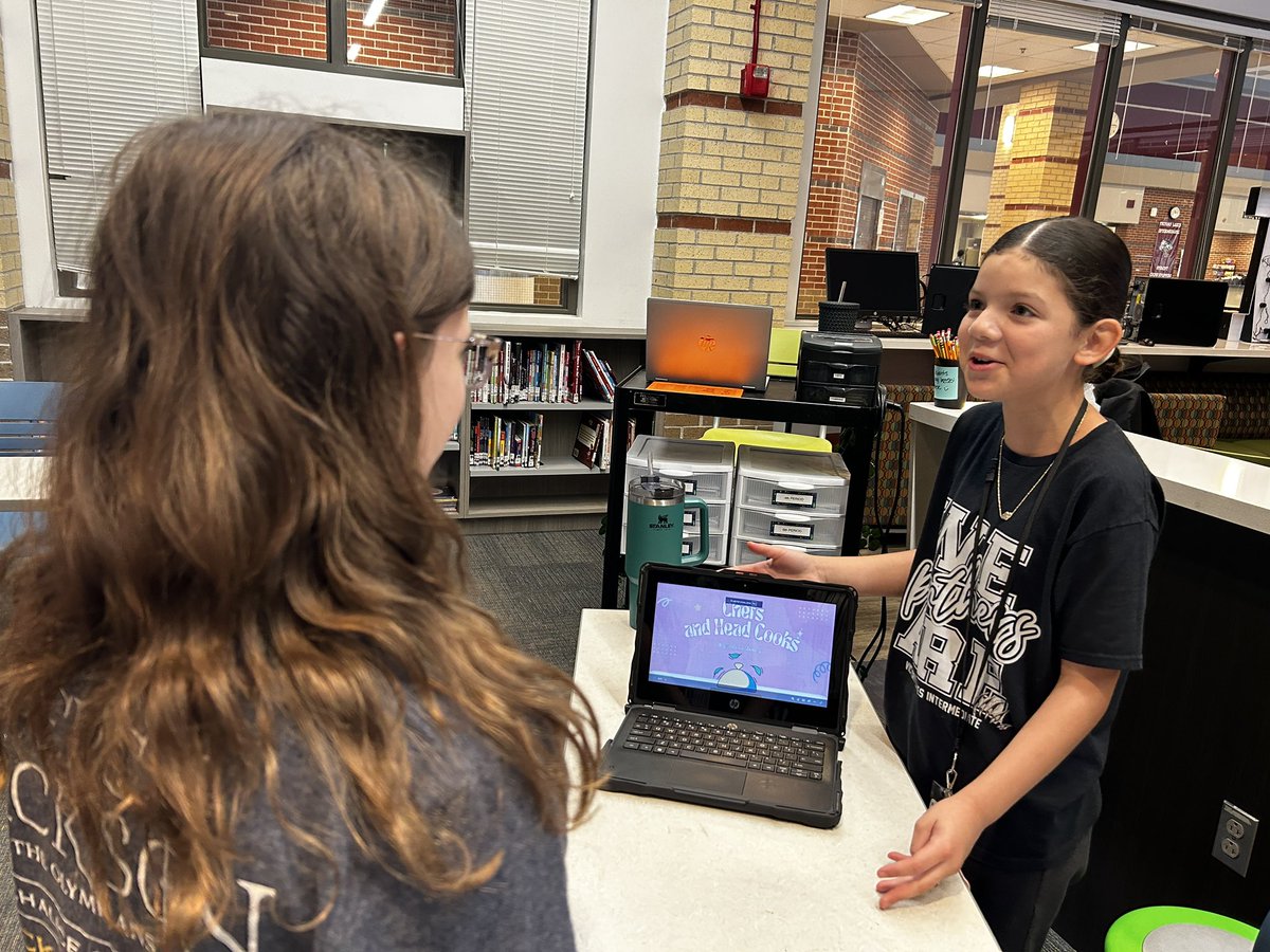 Laura Mackay tweet media