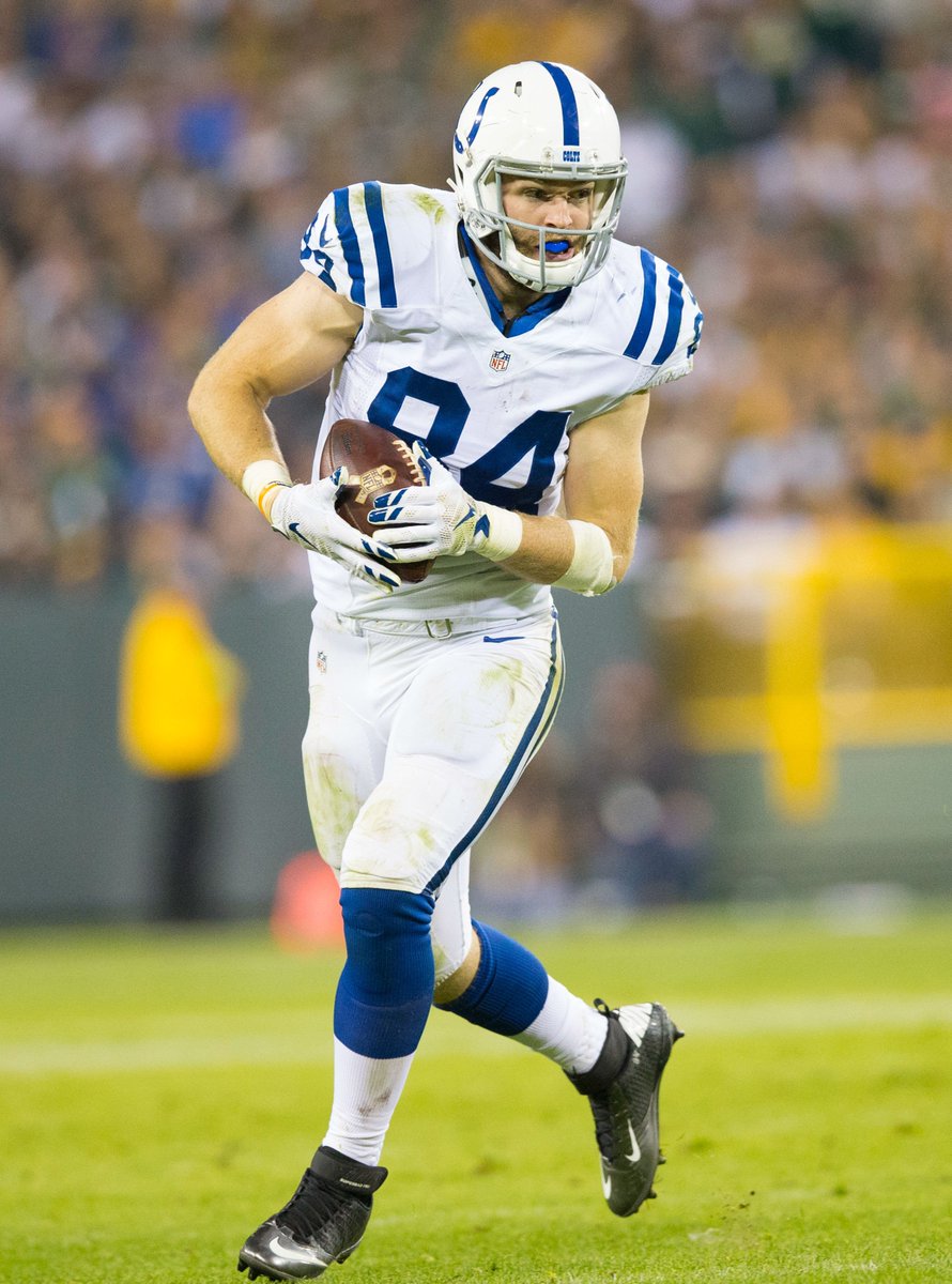 JimIrsay's tweet image. Happy birthday (May 5) to big JACK DOYLE (2013-2021).  Jack was a free agent signing in &apos;13 and not much was expected.  He went on to a Pro Bowl career of nine years, incl. 80 catches in 2017.   Totaled 295 receptions, and was a valuable blocker for us👍