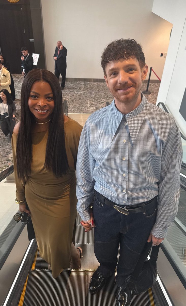 starloreal's tweet image. why janelle &amp;amp; chris look happily married😭