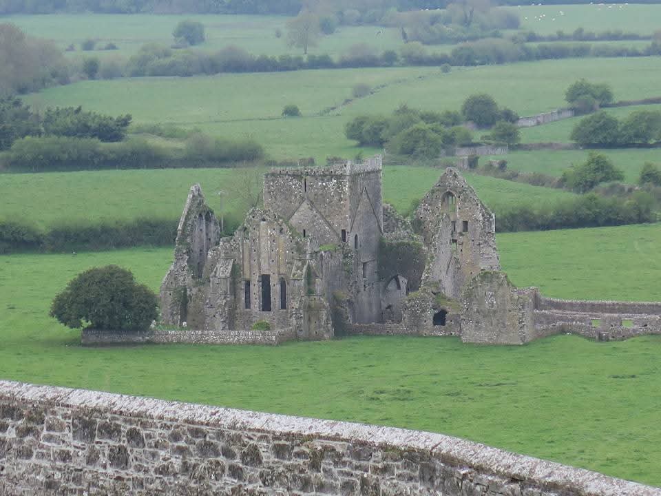 NZAllison's tweet photo. After Tipperary, we returned to Cahir to see the Swiss Cottage built in the 1800s by a local earl to a John Nash design. The Rock of Cashel was a must-see, and then it was on to Kilkenny to see the fighting felines but only found the local hurling team, the Cats.
#IrishTour https://t.co/mQ7siMBE7B