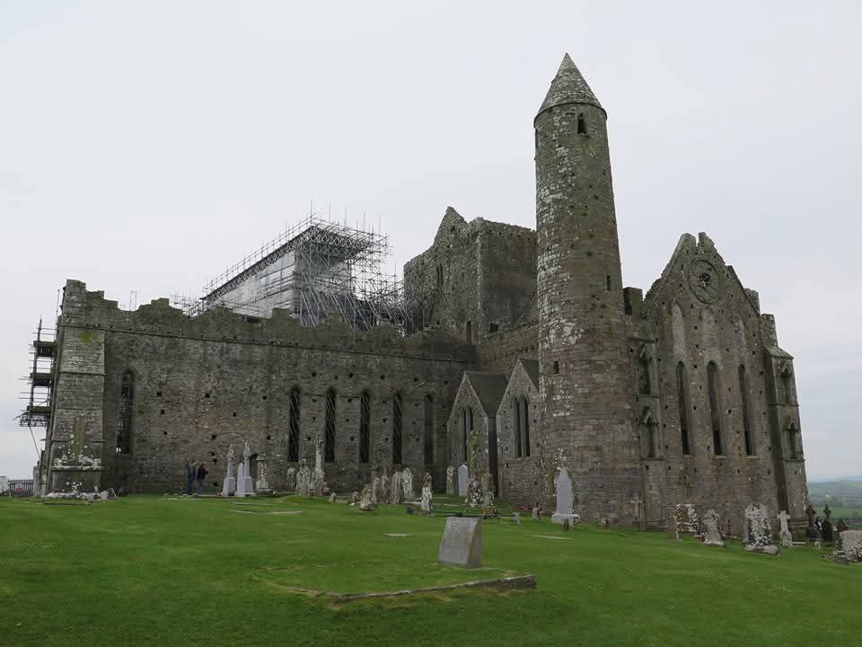 NZAllison's tweet photo. After Tipperary, we returned to Cahir to see the Swiss Cottage built in the 1800s by a local earl to a John Nash design. The Rock of Cashel was a must-see, and then it was on to Kilkenny to see the fighting felines but only found the local hurling team, the Cats.
#IrishTour https://t.co/mQ7siMBE7B