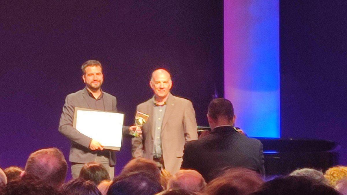 Oscar Callau tweet media