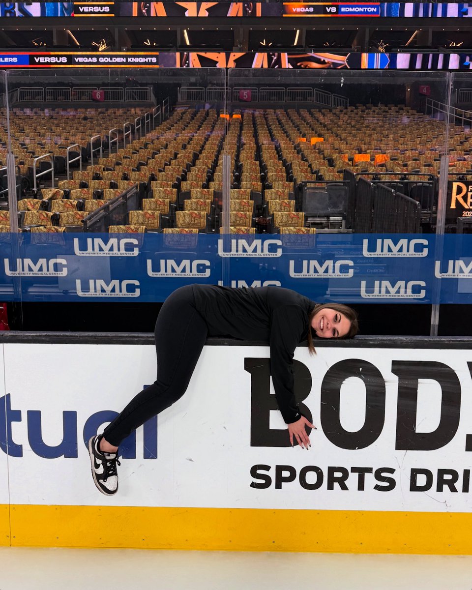 Spooky Em 🖤 tweet media