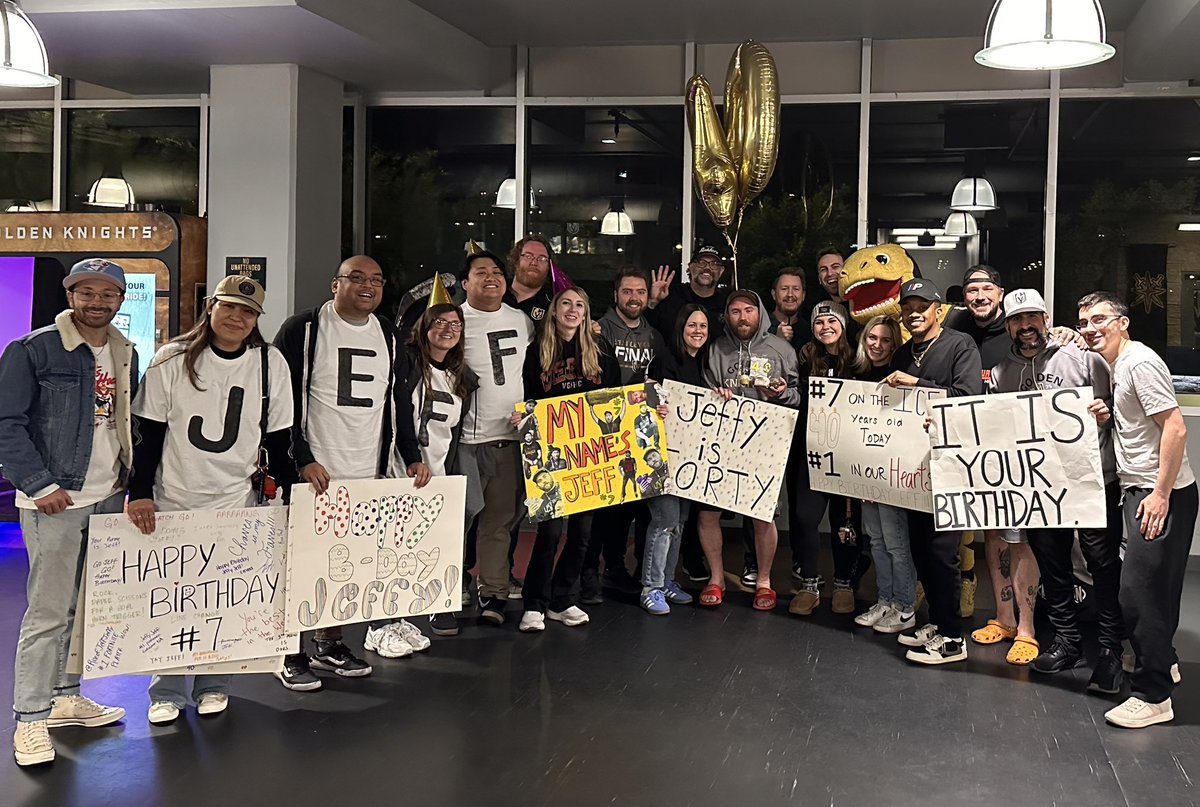 Spooky Em 🖤 tweet media