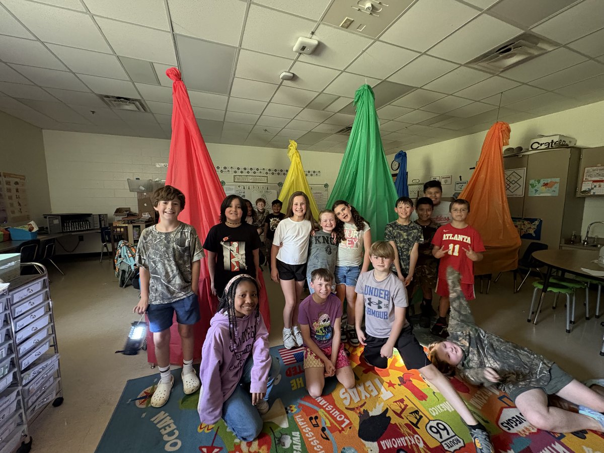 Ms. Maurer's 3rd graders made s'mores in their solar ovens for their heat unit and got to learn in some tents for the day!