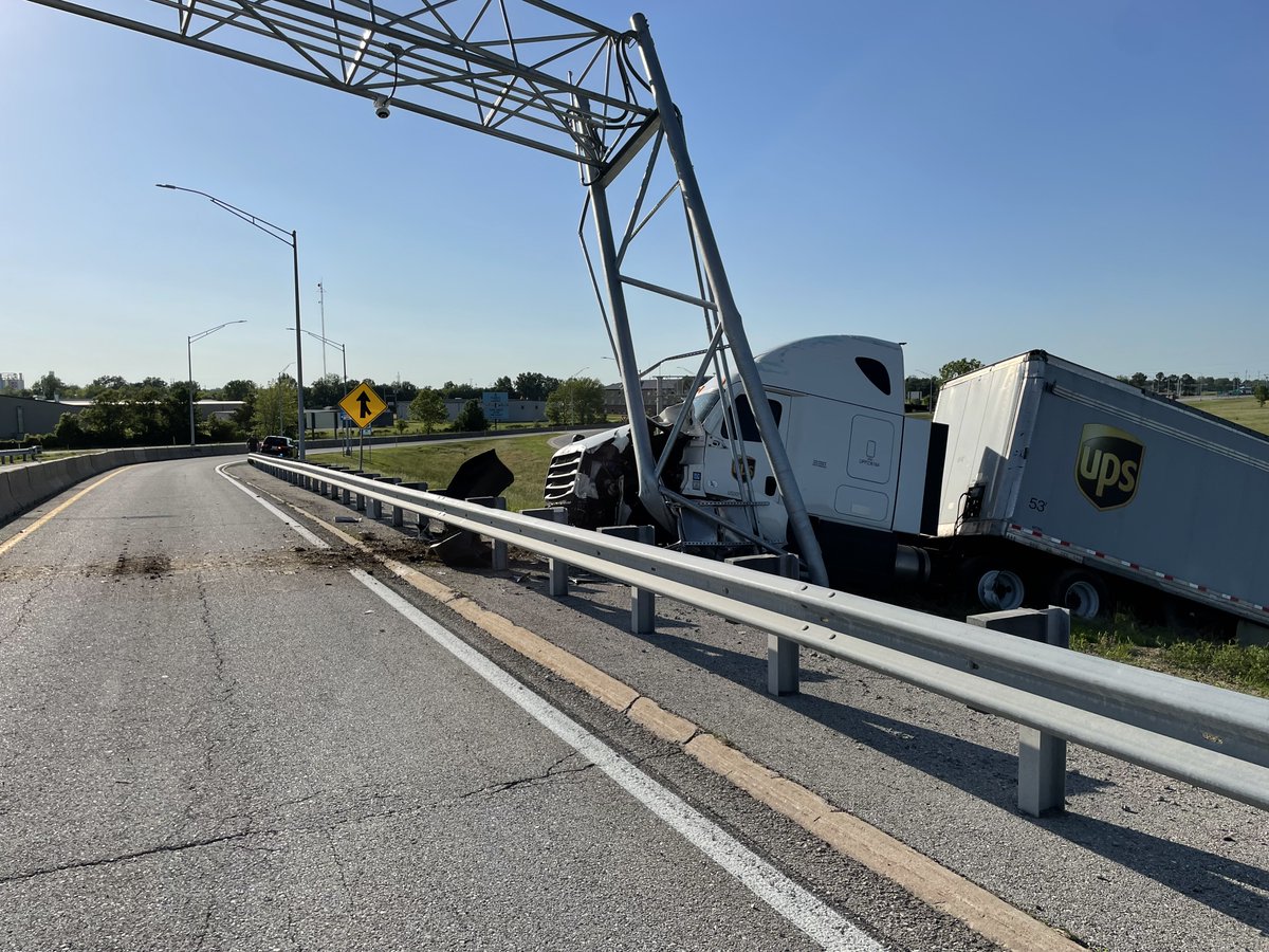OK Highway Patrol/DPS (@ohpdps) on Twitter photo The driver of this semi was cited for inattentive driving resulting in a collision on Tuesday when she crashed into the plate pay gantry at the eastbound I-44/Will Rogers Turnpike off and on ramps at Miami. The exits had to be closed for several hours while repairs were made. The driver of this semi was cited for inattentive driving resulting in a collision on Tuesday when she crashed into the plate pay gantry at the eastbound I-44/Will Rogers Turnpike off and on ramps at Miami. The exits had to be closed for several hours while repairs were made.