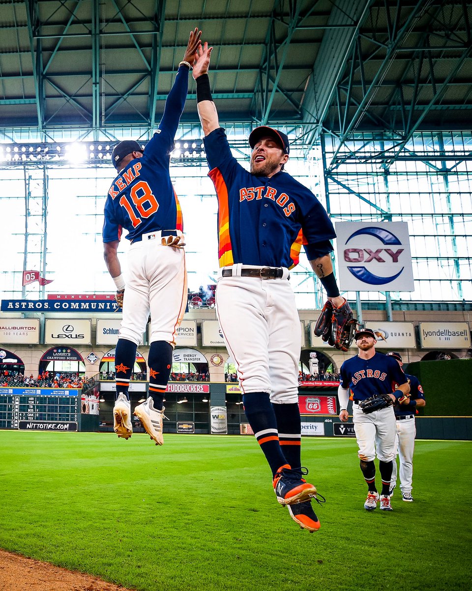 astros's tweet photo. Congrats on an incredible career, Tony! 🤘 https://t.co/mhAxykTrMk
