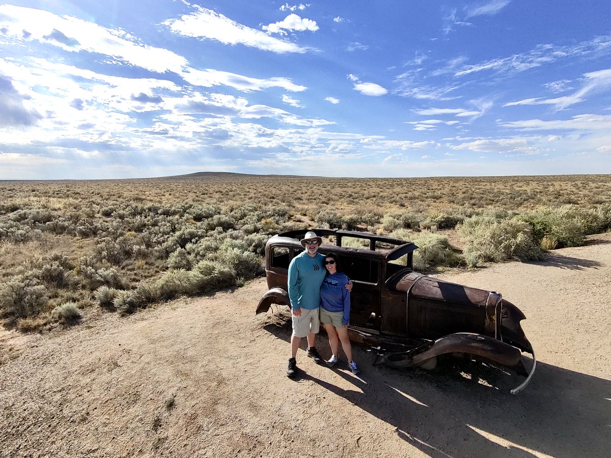 OTWSchalls's tweet photo. We haven't been everywhere, but it's on our list.
This old rusted 1932 Studebaker sits on a small pullout of an isolated stretch of Route 66 in an Arizona desert. 🌵 https://t.co/ab4T7hxtwP