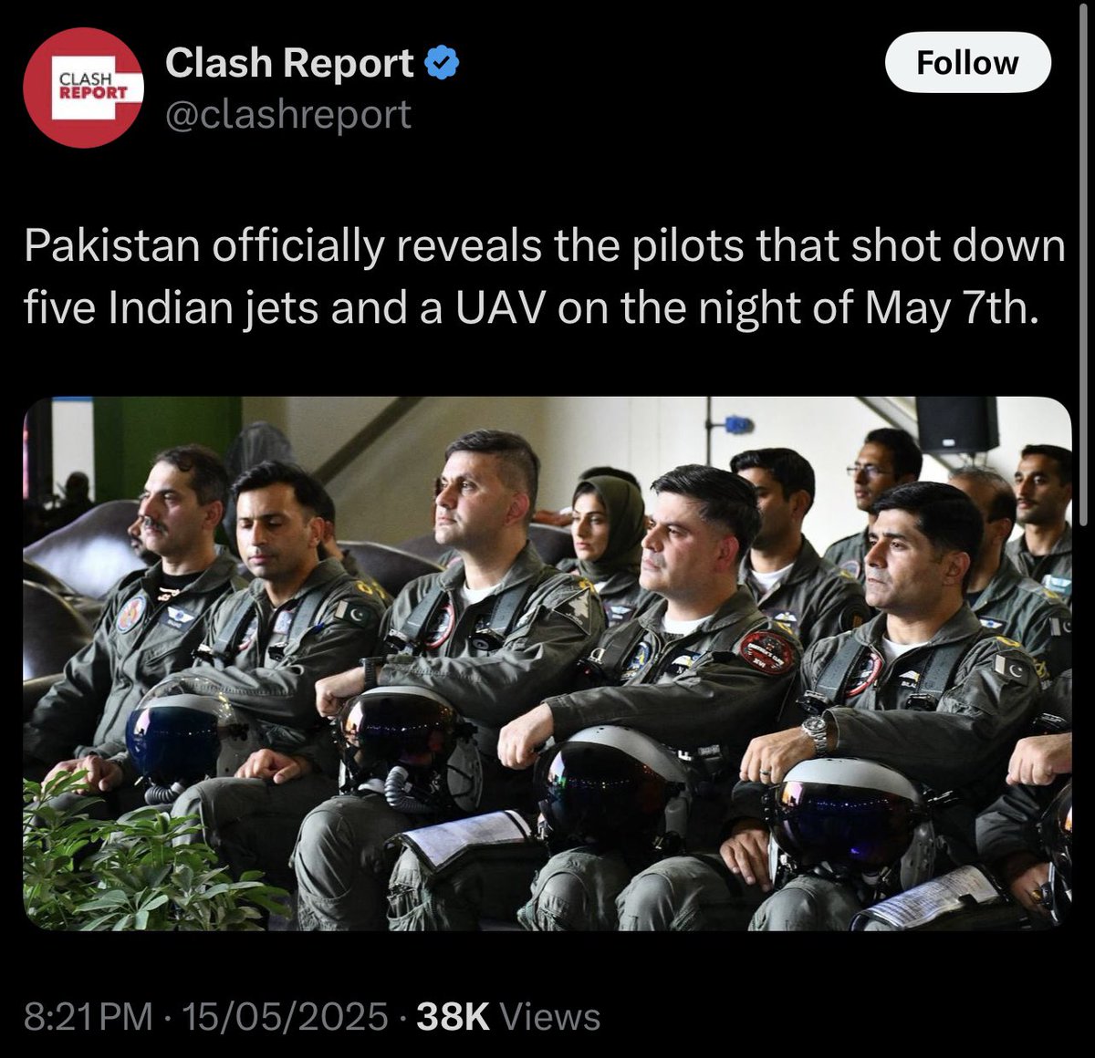 shivprasath's tweet photo. Bro, just shared the photo of the honours students of PG Diploma class on ‘how to lie with a straight face’, 2025 😂😂😂😂
#FlyWithoutWings
#TakeoffWithoutRunways https://t.co/bQFxROaxn4