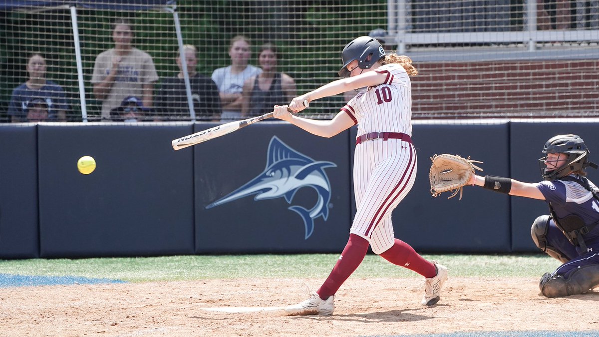 Piling on runs 🔥 

The Garnet score four in the fourth to take a 6-0 lead!