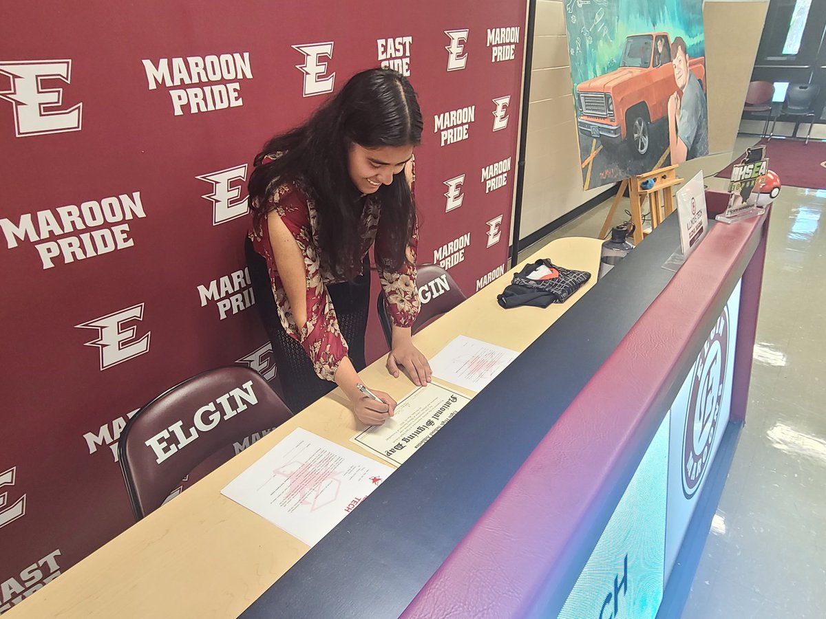 ESPORTS_EHS's tweet photo. Congratulations, Elena Macias, who committed to attending #illinoistech #iit to pursue a career in #architecture and play #PokemonUNITE and #broadcast for their #esports team!  

Elena received over $233,000.00 worth of #scholarships over 4 years!  

#signingday #signingday2025✍️ https://t.co/wH0iVr2GGT