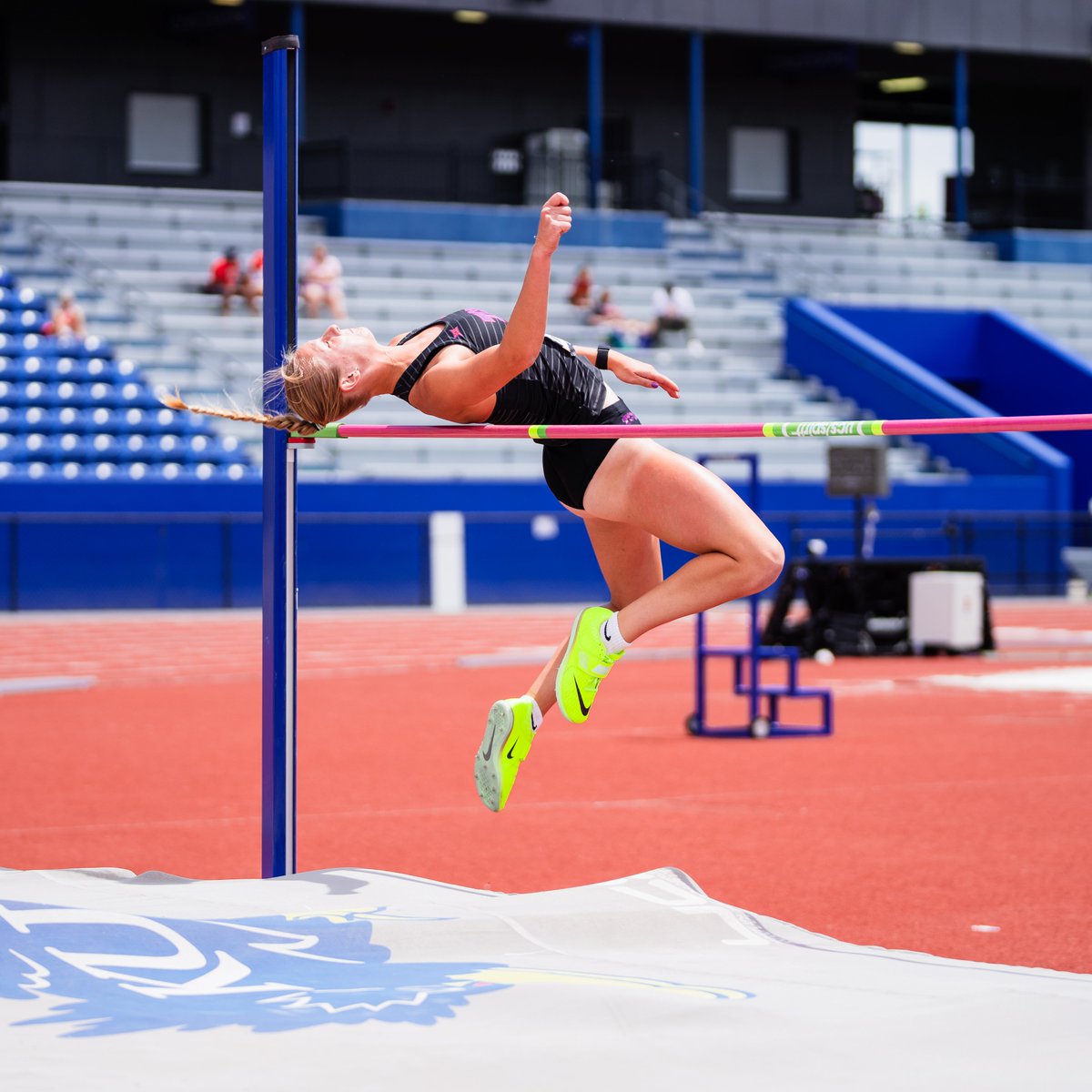 TCUTrackField's tweet photo. Elise sits in fourth through two events in the women's heptathlon with a 𝐏𝐑 in the high jump (1.69m) and a 14.41 100m hurdles 🙌 https://t.co/dH4lpON7li