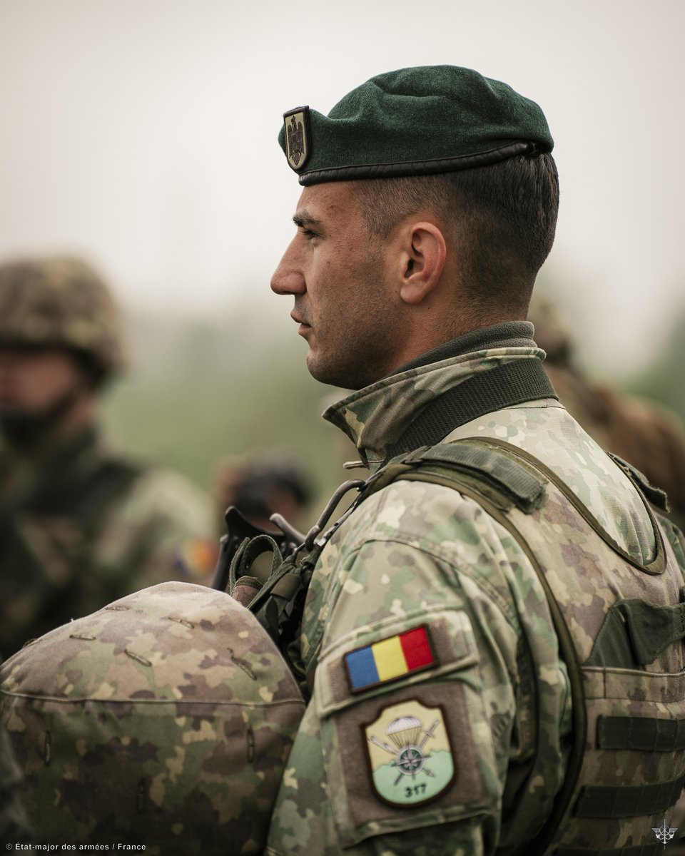 NATOBGRomania's tweet image. #DASP25
 
Commander of the @NATO Multinational Division South-East took the opportunity to pay a visit to the troops deployed in 🇷🇴 as part of Dacian Spring exercise which aim is to rehearse Regional Defense Plan. 

#WeAreNATO #DeterAndDefend #StrongerTogether