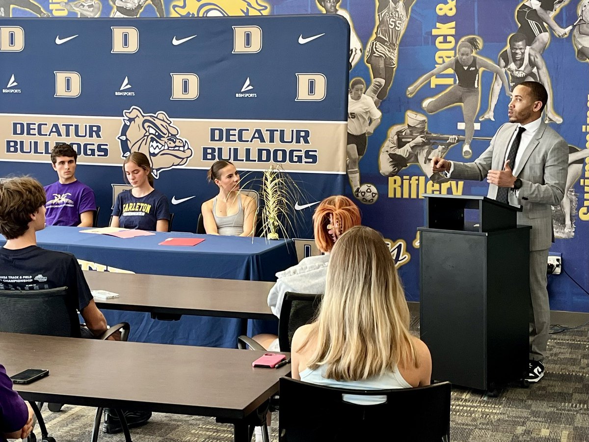 DecaturBulldogs's tweet image. A special day for Decatur Track &amp;amp; Field as we celebrated three of our student-athletes!

We were honored to reflect on their journeys and celebrate all they’ve accomplished as Bulldogs.

Grateful to have Dr. Whitaker and Representative Crawford join us for this proud moment!
