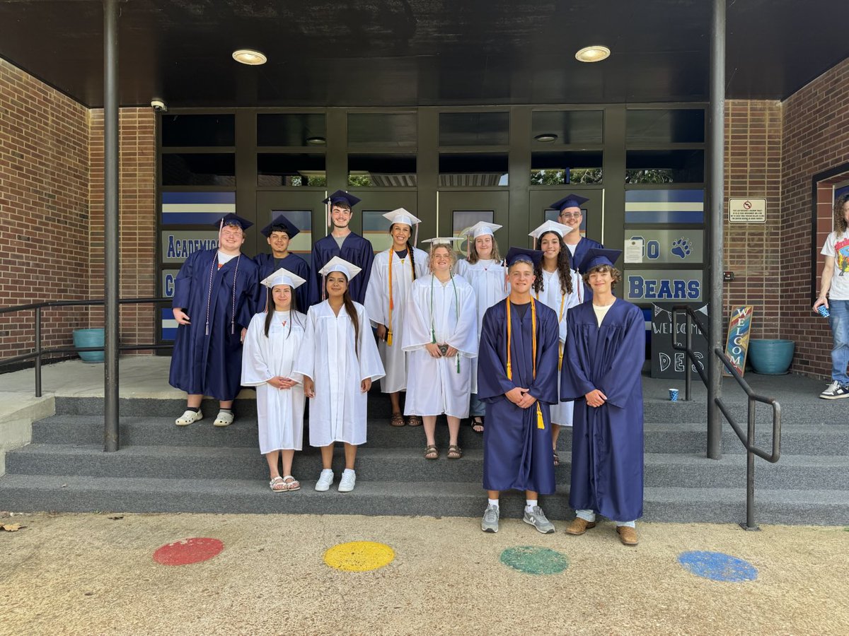 Congrats to the 2025 class! Dickson Elementary representing! #formerbear ⁦<a href="/DCS_TN/">Dickson Co Schools</a>⁩ ⁦<a href="/Desbears/">Dickson Elementary</a>⁩