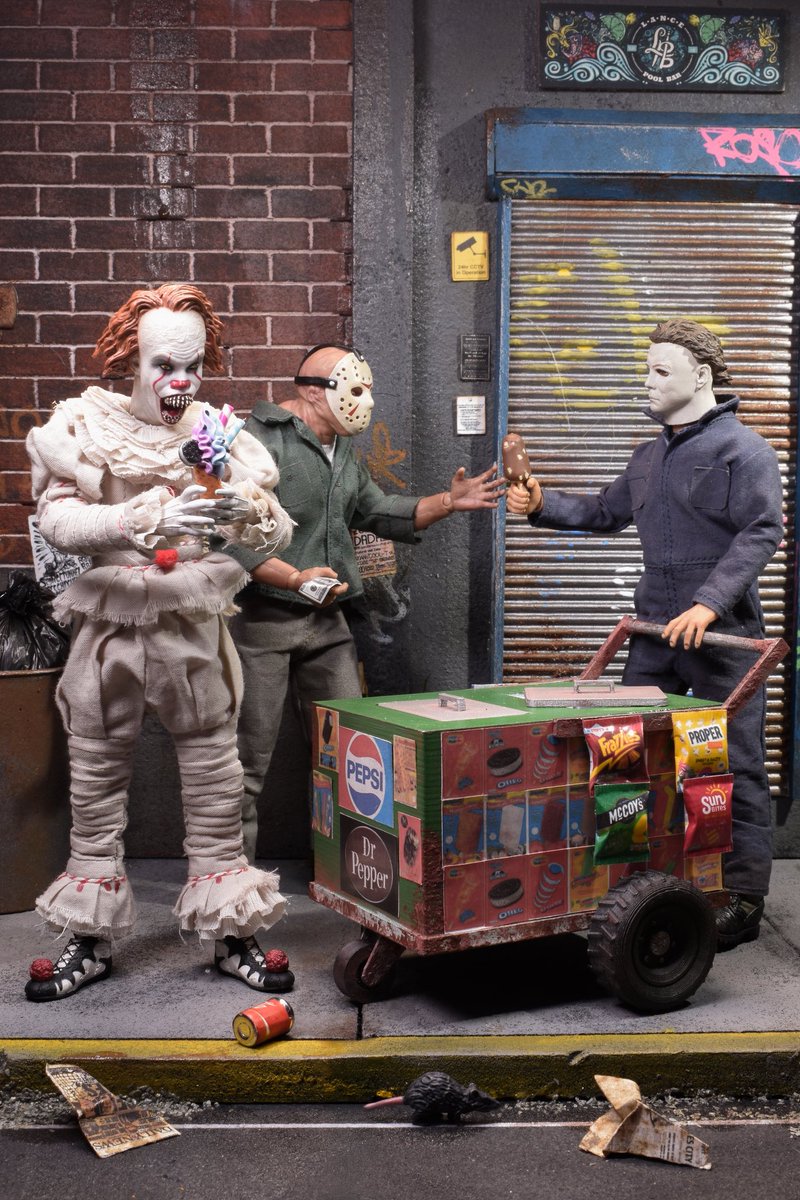 gangewifre1's tweet photo. The Paletero 🍭🍦
#paleteros #WTFWednesday #michealmyers @mezcotoyz @ILikeWhatIBuy @paletaschukis @eric_flathers @TheBearded_Sumo @airborne8890 @ToyBoxDave @Sp00ky_bebe_x @toypic_tweets @GeekDad248 @DarcyMailGirl_ @1carolinagirl @HorrorCollect @HorroticaDB @horrorsofficial https://t.co/HXrHpiS8Ht